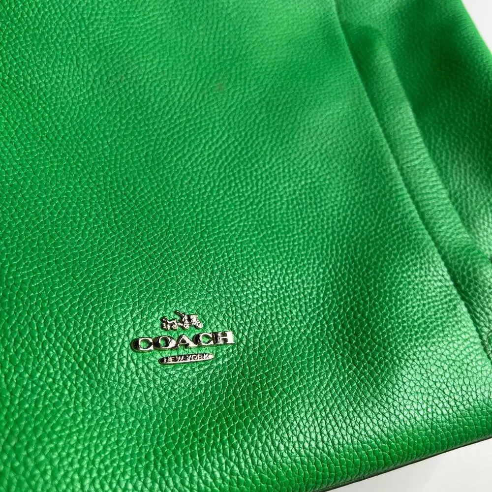 Coach Pebble Leather Hobo Shoulder Bag Green Purse‎ Women Medium